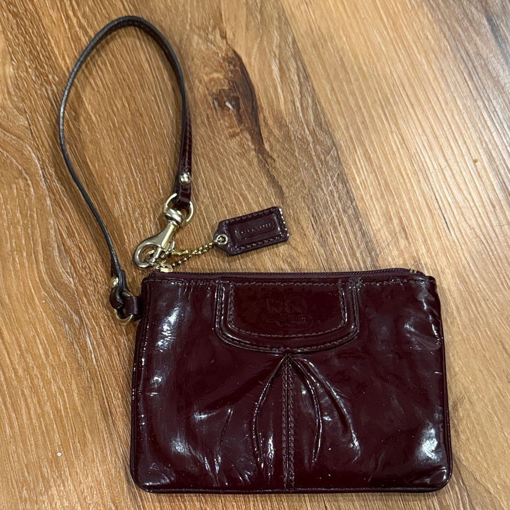 Coach Patent Leather Burgundy Wristlet (with gold toned hardware)(w/hang tag)